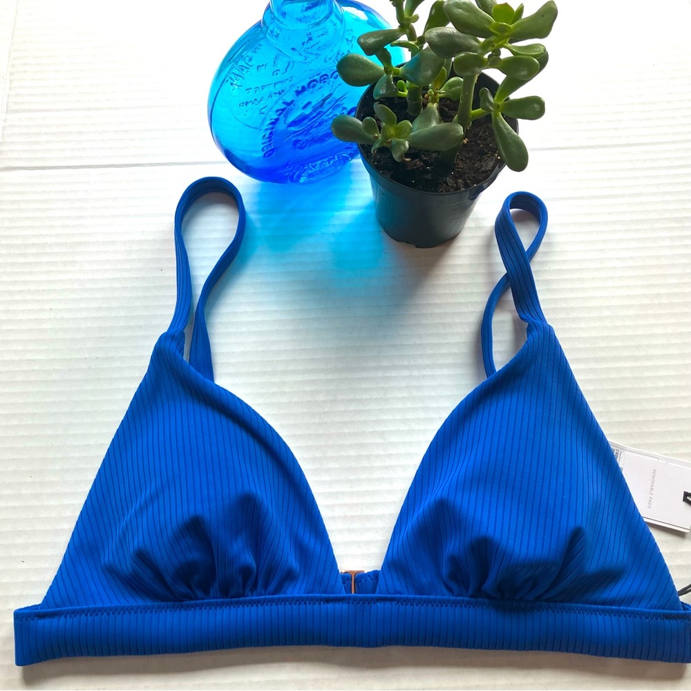 NWT Shade and Shore cobalt blue ribbed bikini top- removable pads, size M